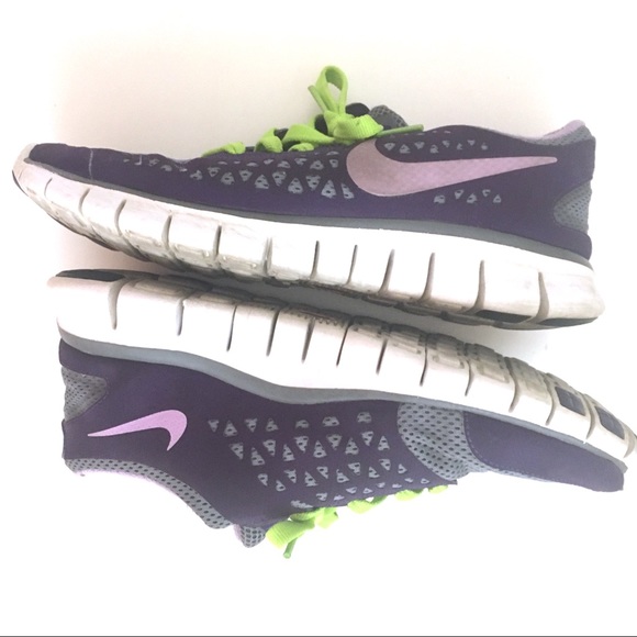 Nike Shoes - Nike Free Run Tennis Shoes